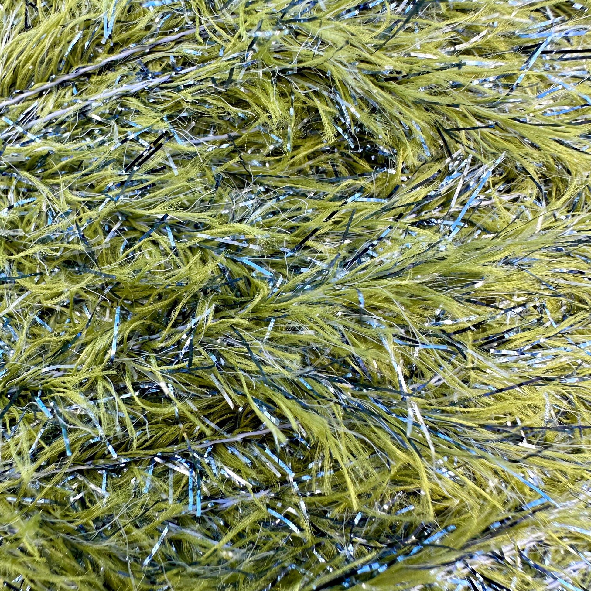 Upavon Electric Blue Flash Damsel Straggle Hackle - Upavon Fly Fishing